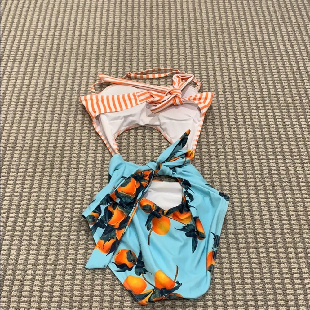 Stripe + Floral swimsuit - Picture 2 of 2